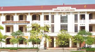 걸린 Nhan 고등학교 - 타이 Binh